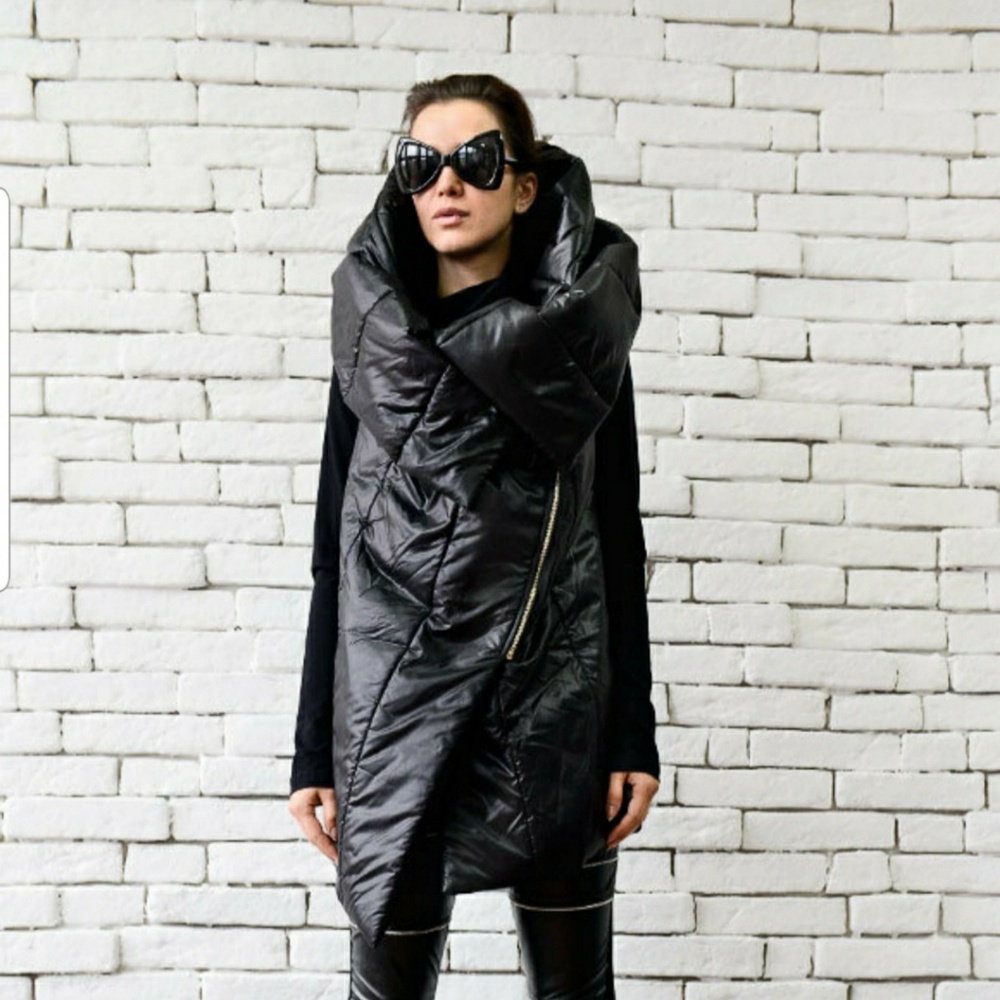 Metamphoza Sleeveless hooded vest